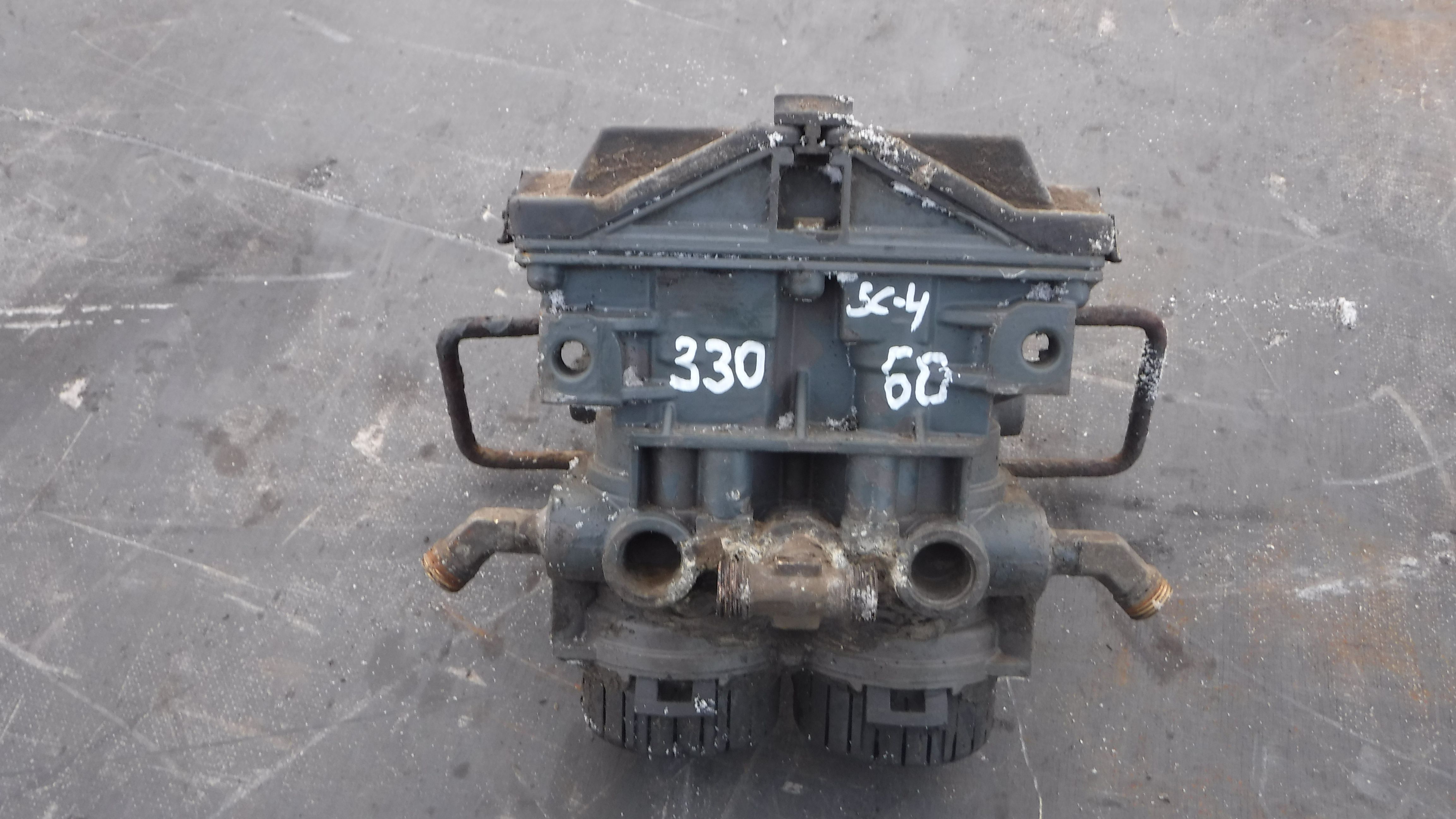 Кран EBS скания 0486204004 1499802 1412239 Scania R144 DSC1413